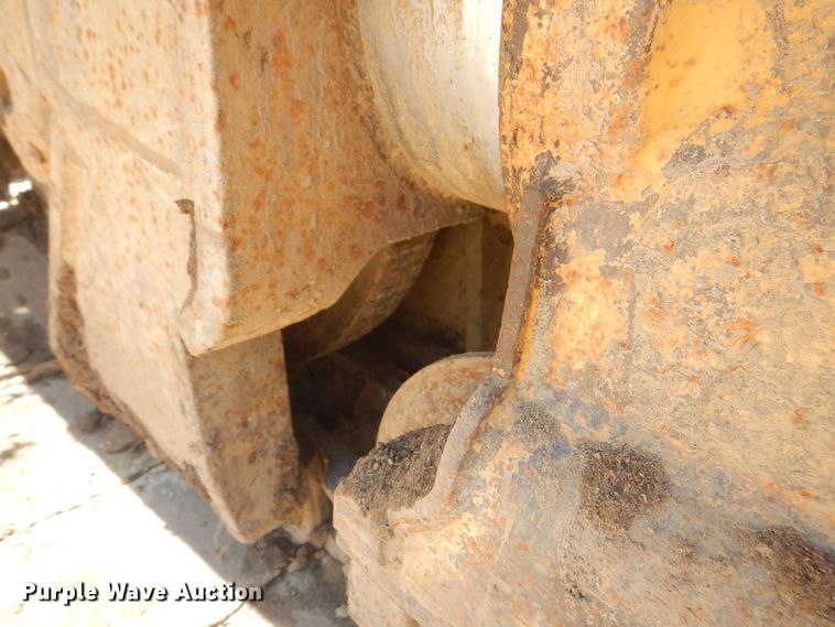 image for item DS8120 2005 Caterpillar D6N LGP  dozer