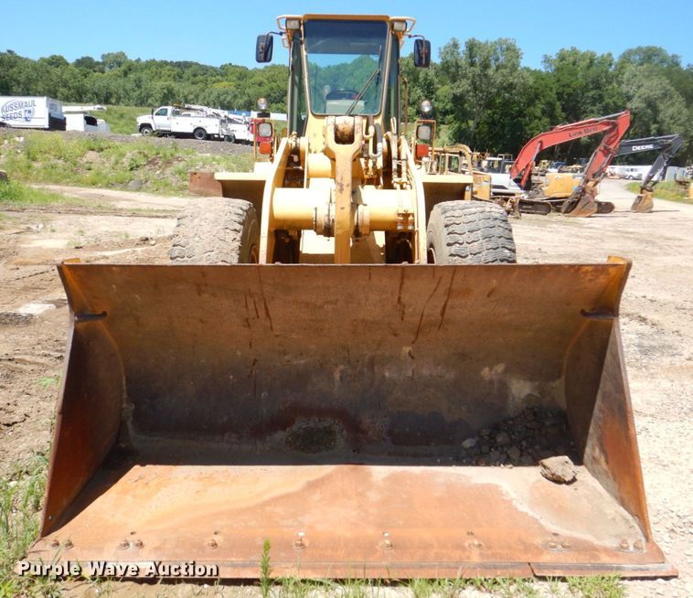image for item DS8121 1995 John Deere 644G  wheel loader