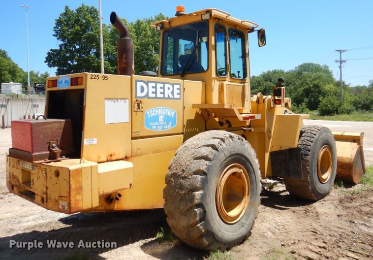 image for item DS8121 1995 John Deere 644G  wheel loader
