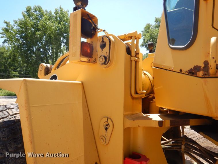 image for item DS8121 1995 John Deere 644G  wheel loader