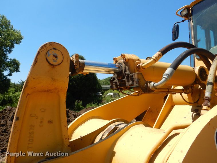 image for item DS8121 1995 John Deere 644G  wheel loader