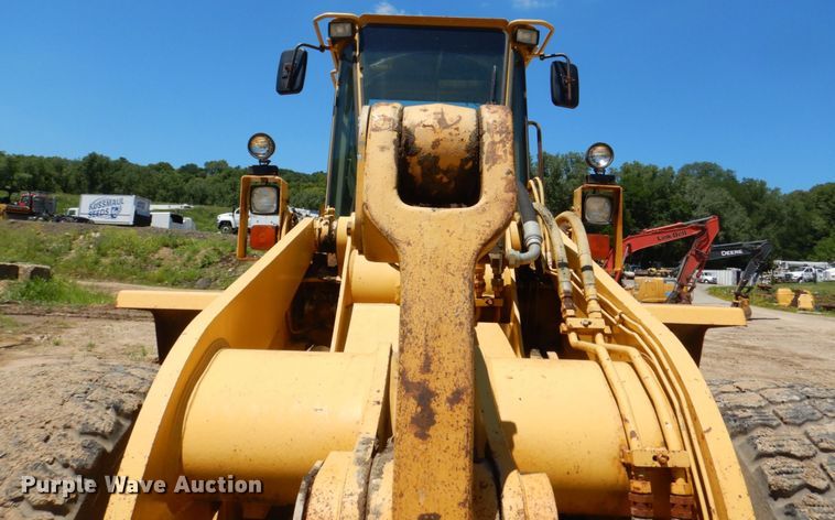 image for item DS8121 1995 John Deere 644G  wheel loader