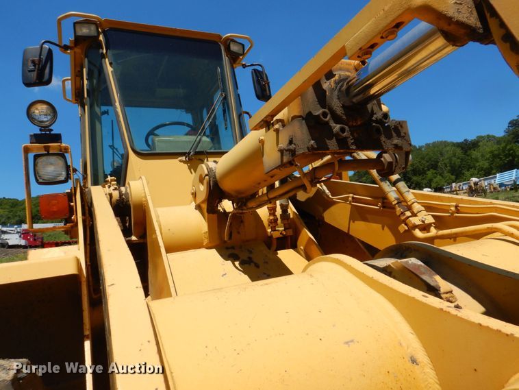 image for item DS8121 1995 John Deere 644G  wheel loader