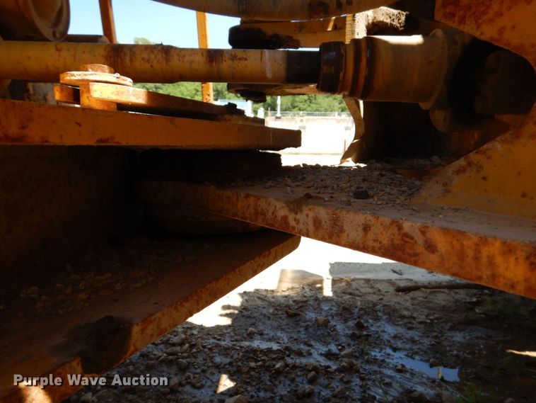 image for item DS8121 1995 John Deere 644G  wheel loader