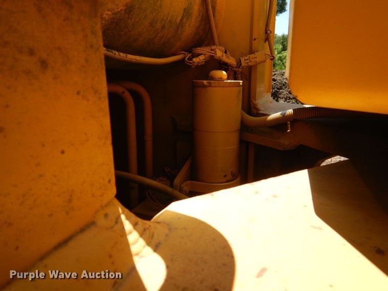 image for item DS8121 1995 John Deere 644G  wheel loader