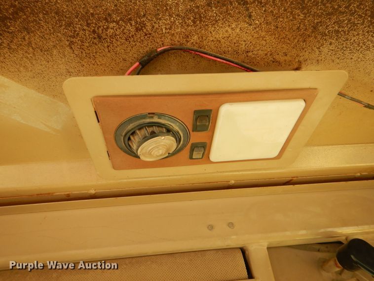 image for item DS8121 1995 John Deere 644G  wheel loader