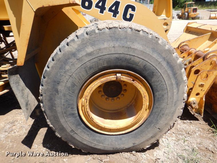 image for item DS8121 1995 John Deere 644G  wheel loader