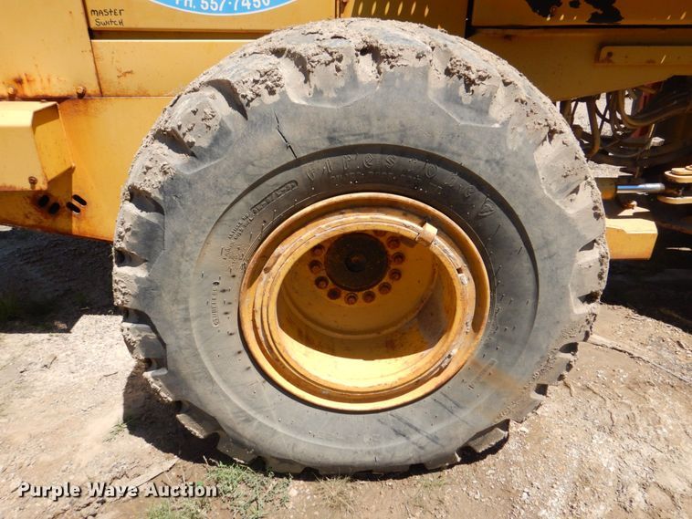 image for item DS8121 1995 John Deere 644G  wheel loader