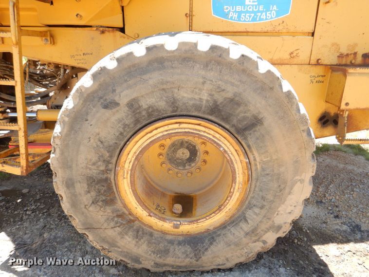 image for item DS8121 1995 John Deere 644G  wheel loader