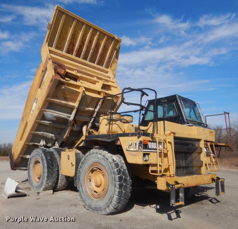 image for item HG9900 1997 Caterpillar 769D  haul truck