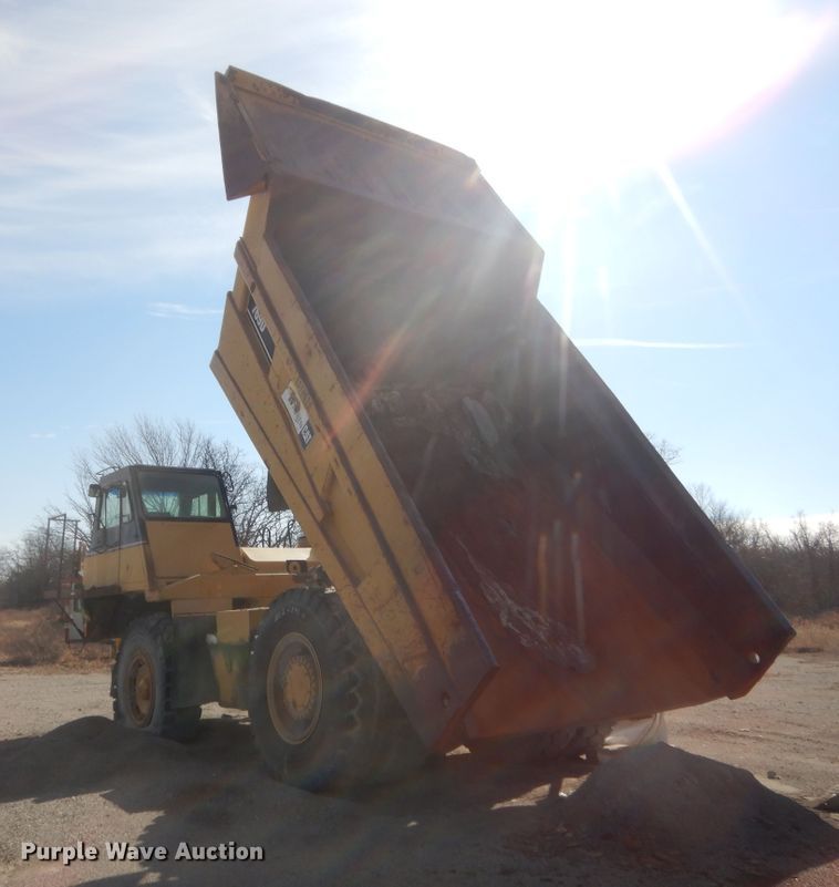 image for item HG9900 1997 Caterpillar 769D  haul truck