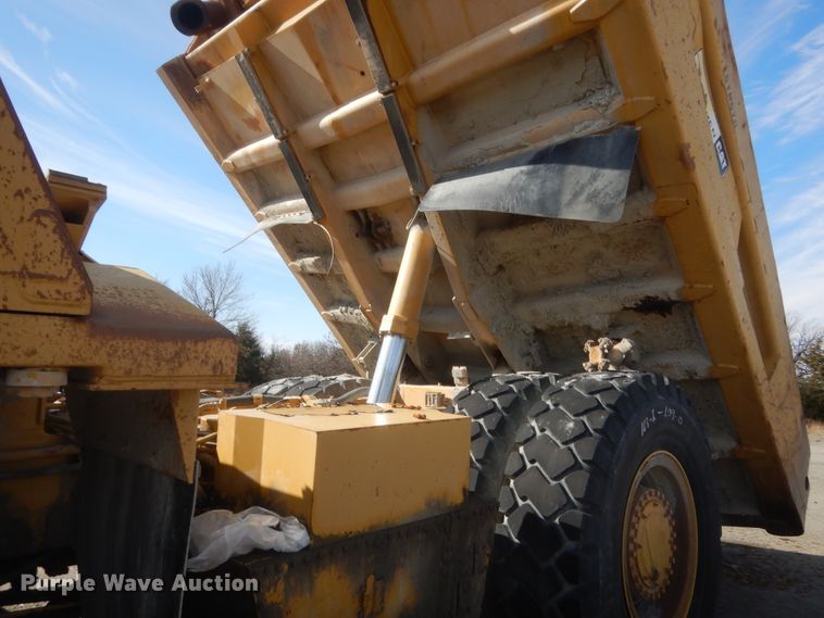 image for item HG9900 1997 Caterpillar 769D  haul truck