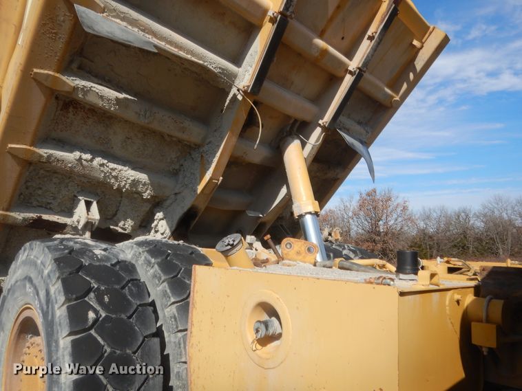 image for item HG9900 1997 Caterpillar 769D  haul truck
