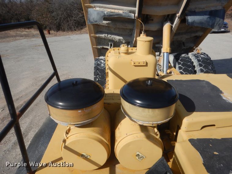 image for item HG9900 1997 Caterpillar 769D  haul truck