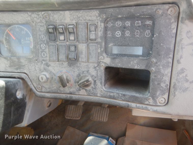 image for item HG9900 1997 Caterpillar 769D  haul truck