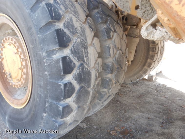 image for item HG9900 1997 Caterpillar 769D  haul truck