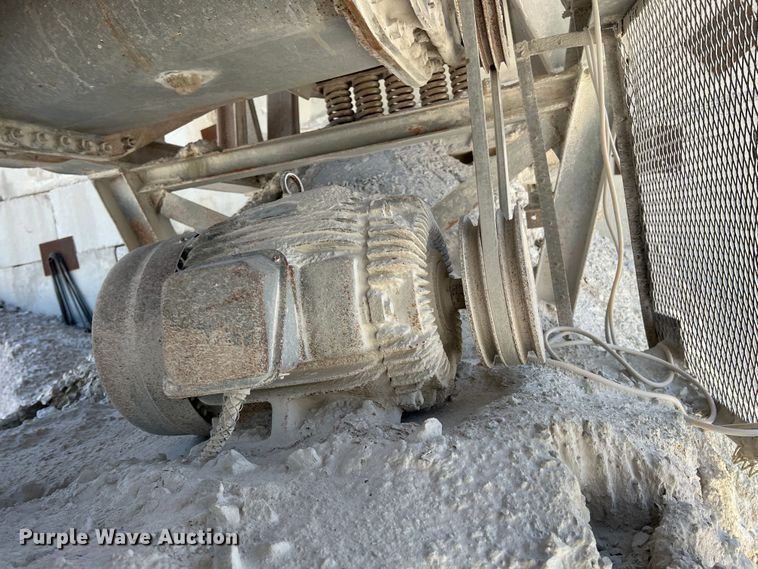 image for item HL9218 1974 Hewitt-Robins 3654  crusher