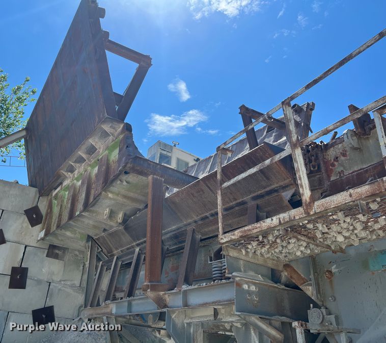 image for item HL9218 1974 Hewitt-Robins 3654  crusher