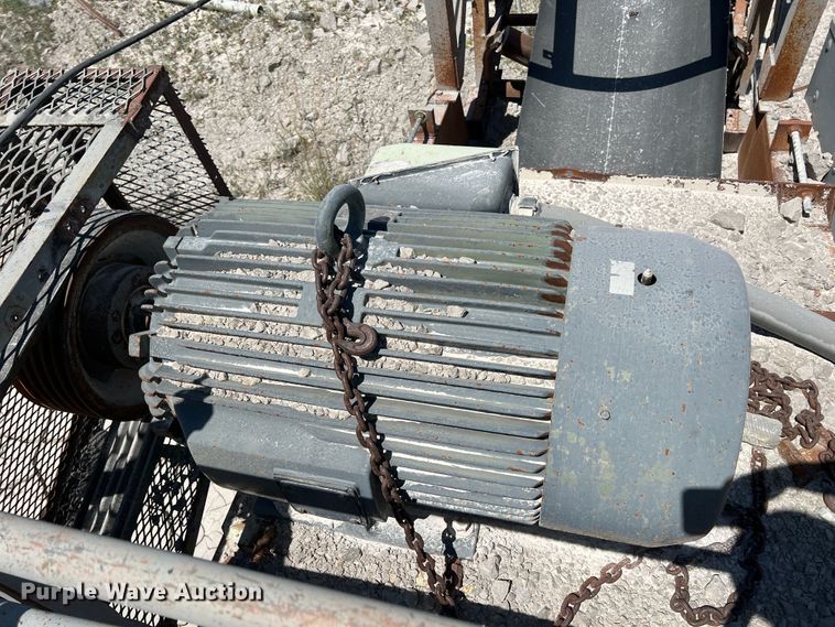 image for item HL9218 1974 Hewitt-Robins 3654  crusher