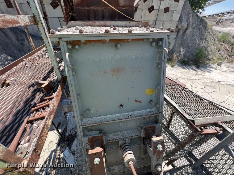 image for item HL9218 1974 Hewitt-Robins 3654  crusher