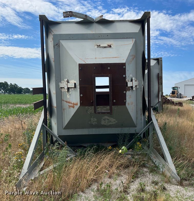 image for item HL9229 (2) gravity feed bins