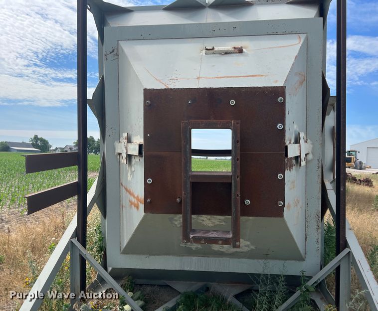 image for item HL9229 (2) gravity feed bins