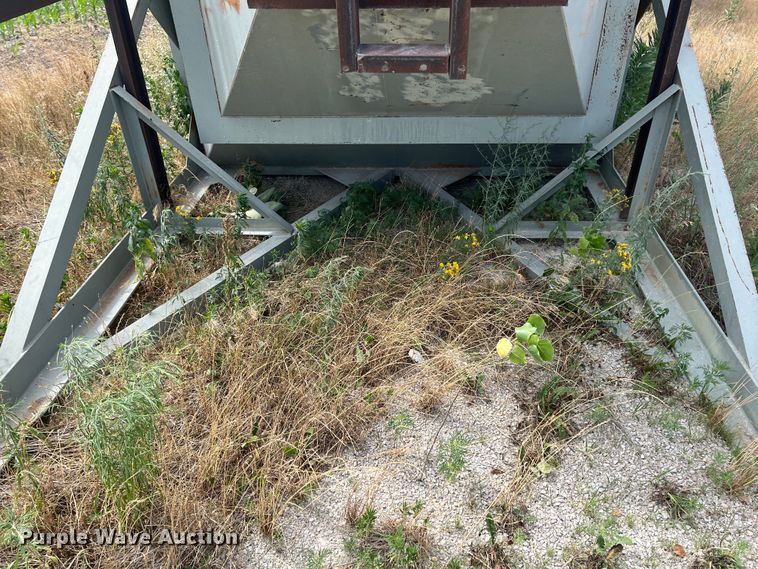 image for item HL9229 (2) gravity feed bins