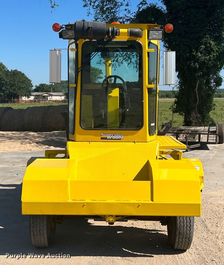 image for item HL9231 2007 Superior Broom DT80J  broom