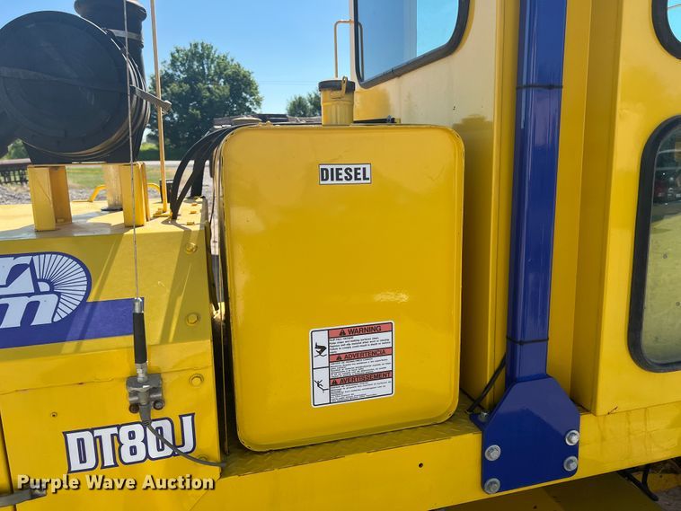 image for item HL9231 2007 Superior Broom DT80J  broom