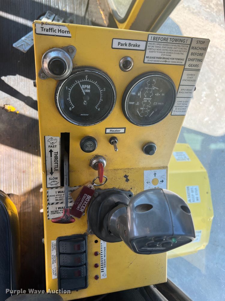 image for item HL9231 2007 Superior Broom DT80J  broom