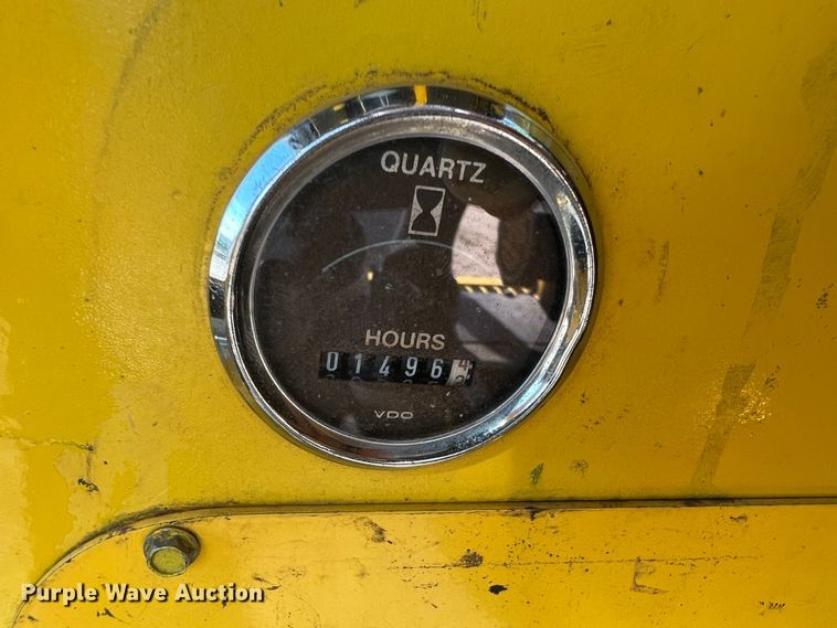 image for item HL9231 2007 Superior Broom DT80J  broom