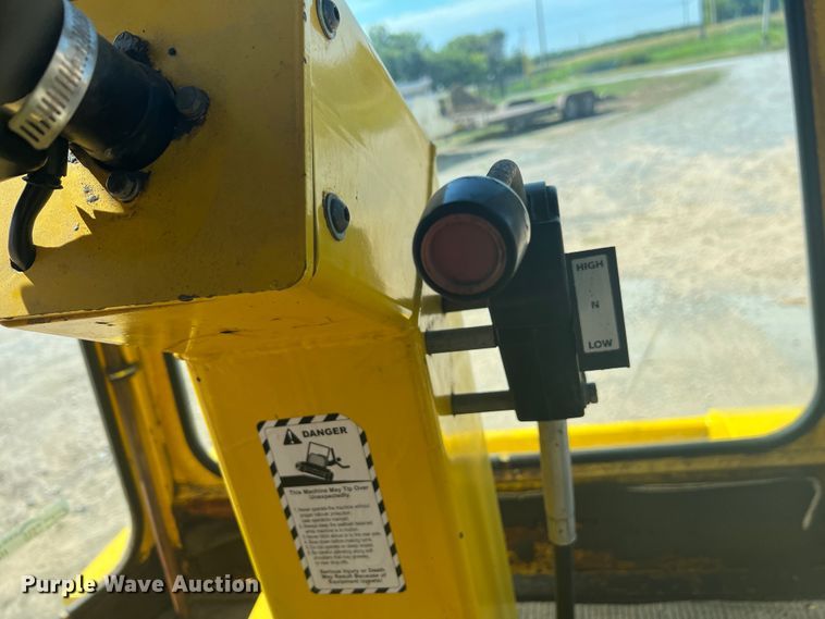 image for item HL9231 2007 Superior Broom DT80J  broom