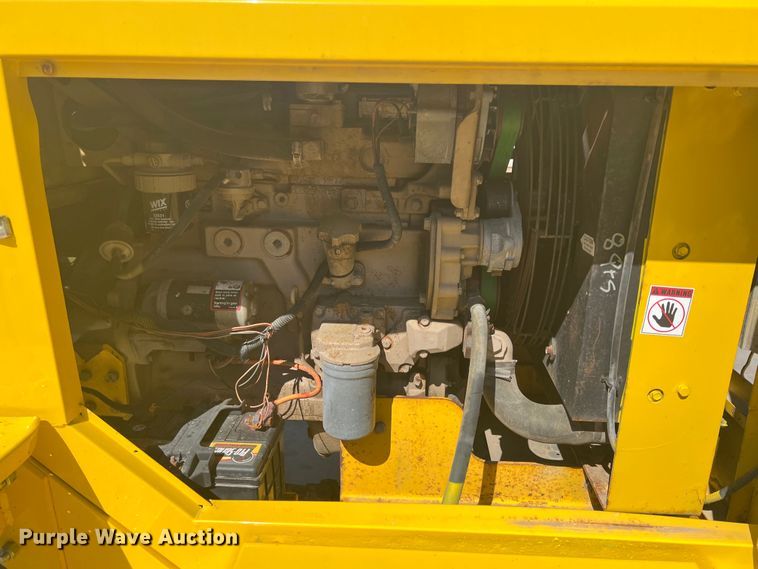 image for item HL9231 2007 Superior Broom DT80J  broom