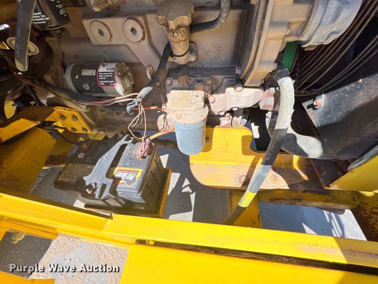 image for item HL9231 2007 Superior Broom DT80J  broom