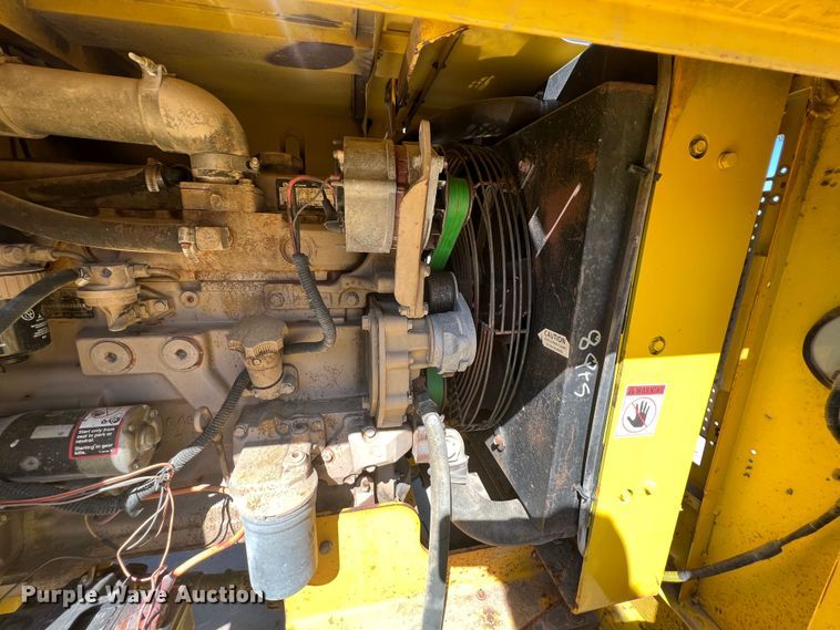 image for item HL9231 2007 Superior Broom DT80J  broom