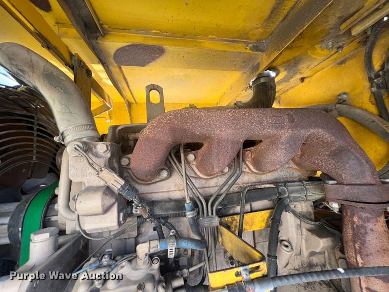 image for item HL9231 2007 Superior Broom DT80J  broom