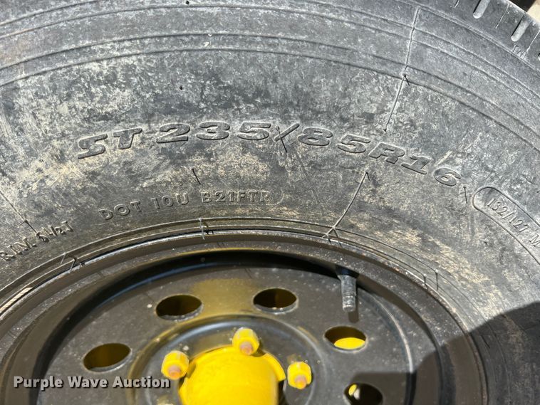 image for item HL9231 2007 Superior Broom DT80J  broom