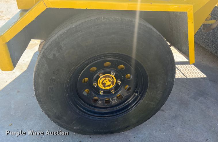 image for item HL9231 2007 Superior Broom DT80J  broom