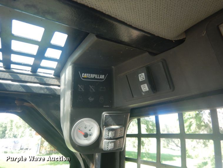 image for item HU9429 2007 Caterpillar 287B  skid steer loader