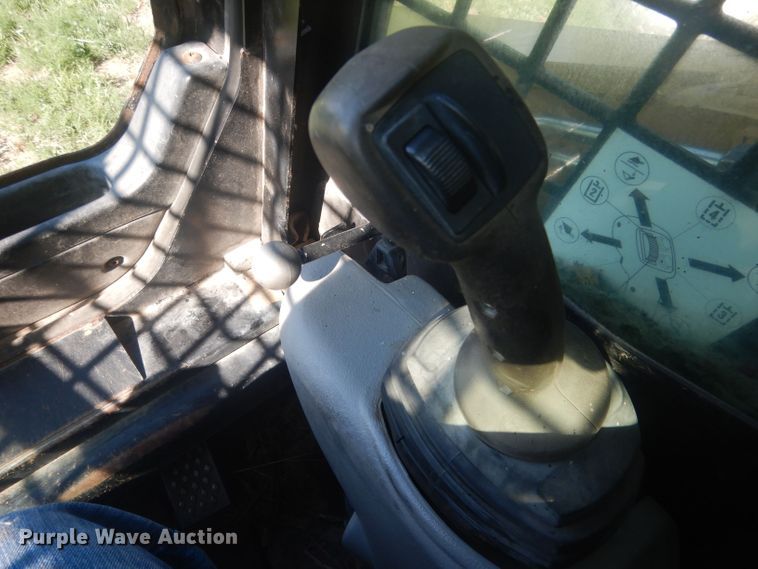 image for item HU9429 2007 Caterpillar 287B  skid steer loader