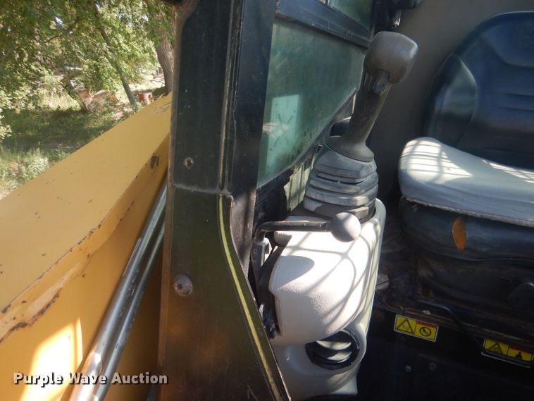 image for item HU9429 2007 Caterpillar 287B  skid steer loader