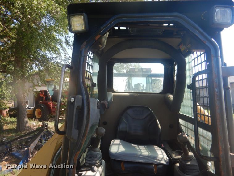 image for item HU9429 2007 Caterpillar 287B  skid steer loader