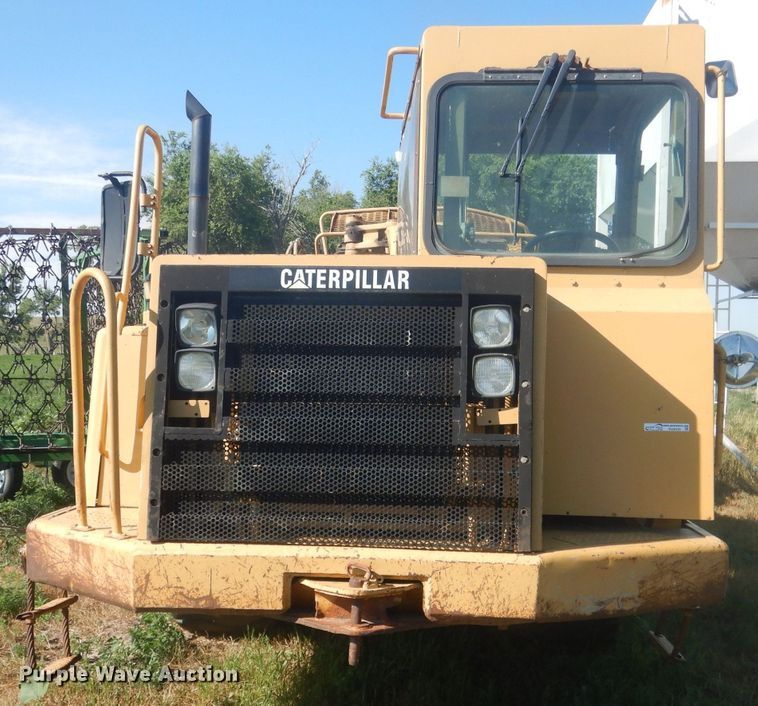 image for item HU9430 1999 Caterpillar 613C  scraper