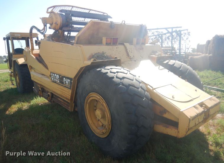 image for item HU9430 1999 Caterpillar 613C  scraper