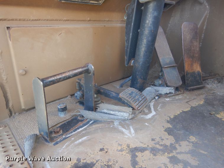 image for item HU9430 1999 Caterpillar 613C  scraper