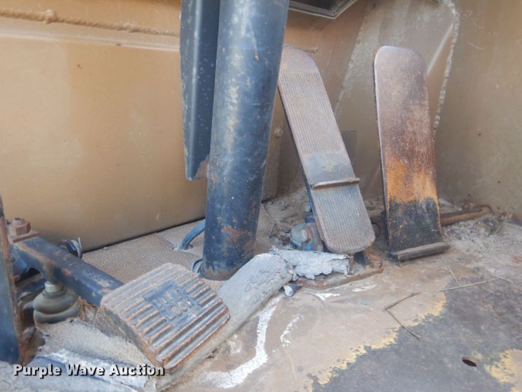 image for item HU9430 1999 Caterpillar 613C  scraper