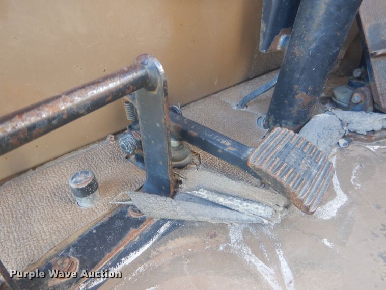 image for item HU9430 1999 Caterpillar 613C  scraper