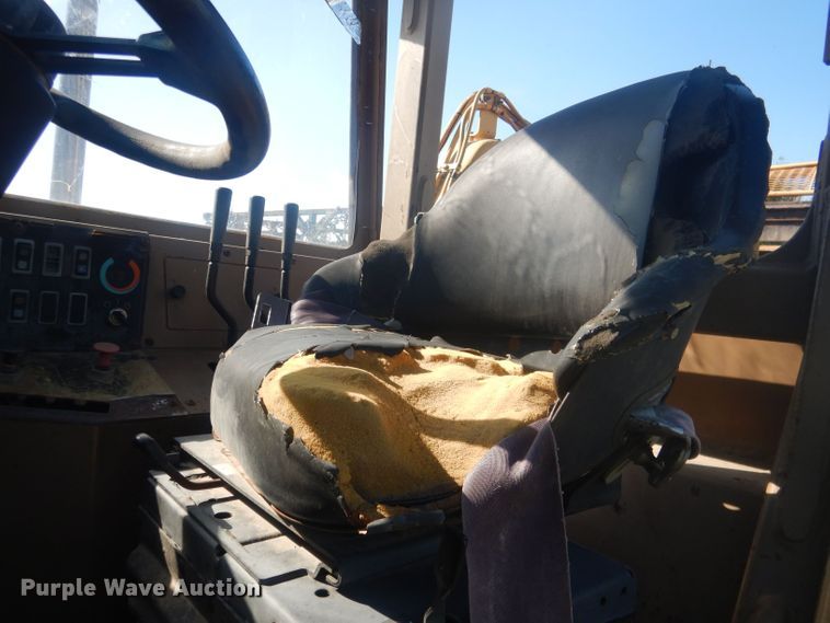 image for item HU9430 1999 Caterpillar 613C  scraper