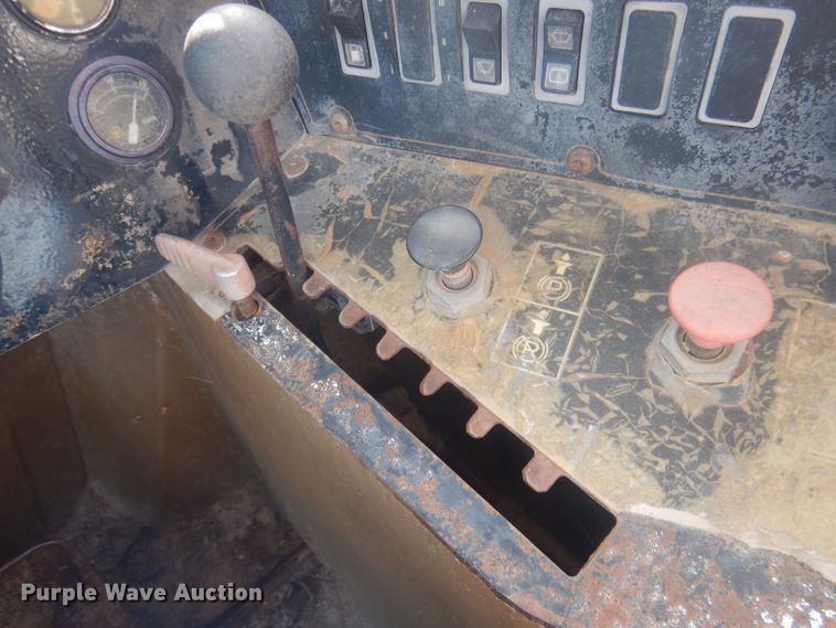 image for item HU9430 1999 Caterpillar 613C  scraper