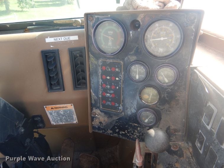 image for item HU9430 1999 Caterpillar 613C  scraper